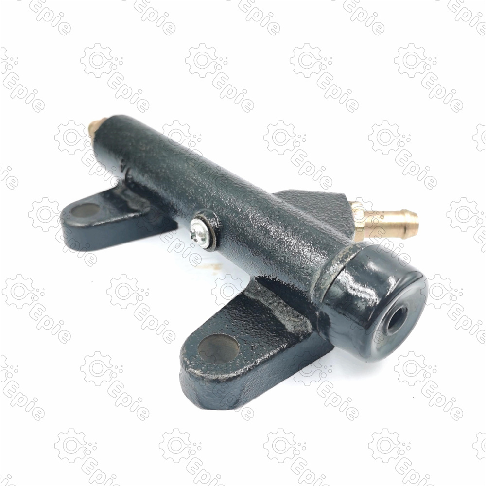 46801-Z5006 Good price clutch master cylinder for Nissan