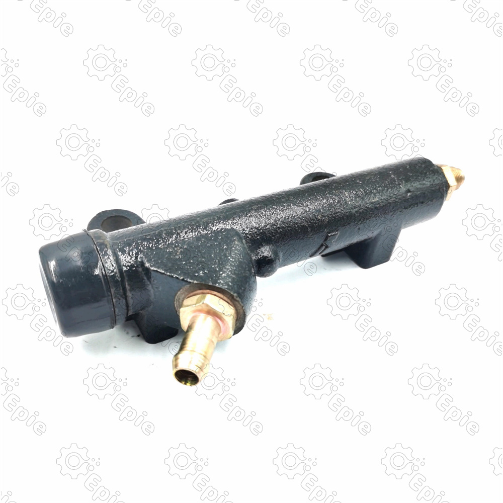 46801-Z5006 Good price clutch master cylinder for Nissan
