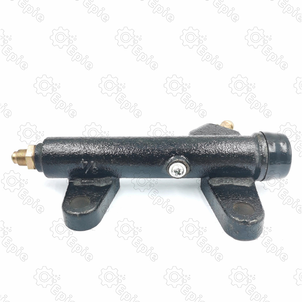 46801-Z5006 Good price clutch master cylinder for Nissan