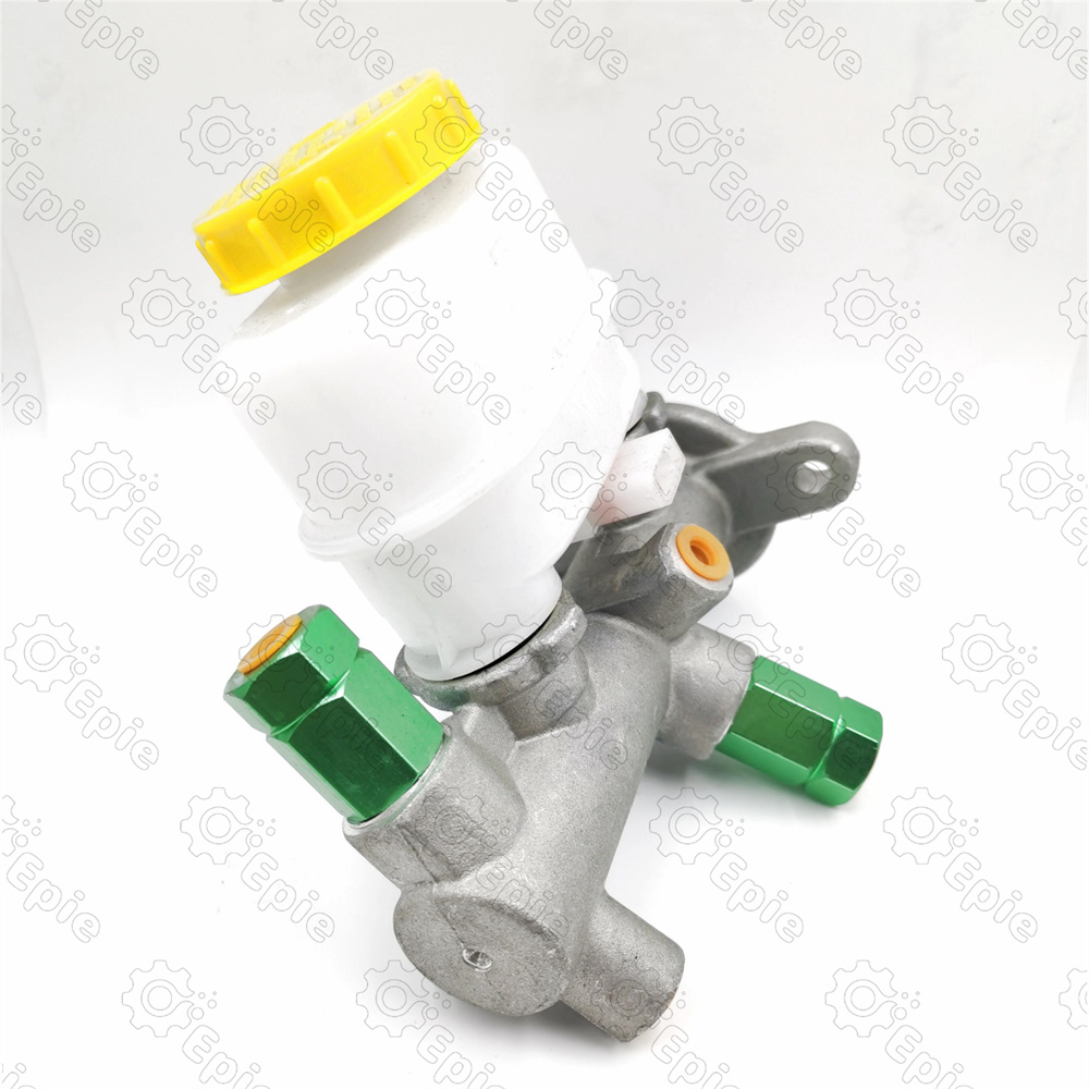 46010-2M121 Brake master cylinder for Nissan